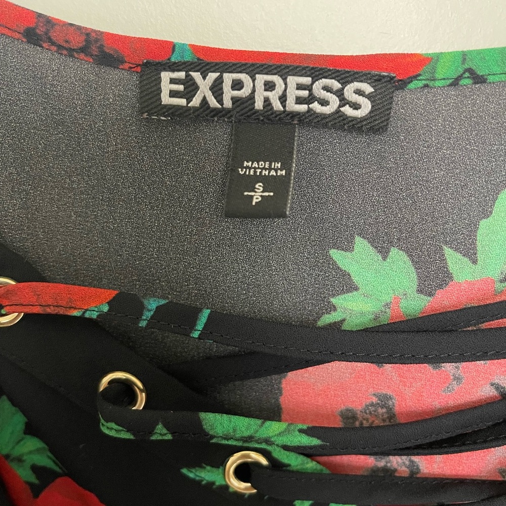 Express Top - Picture 5 of 6
